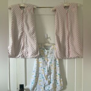 3 Baby Halo Sleep Wearable Blankets. Size Medium(6-12 months). Pink and Giraffe